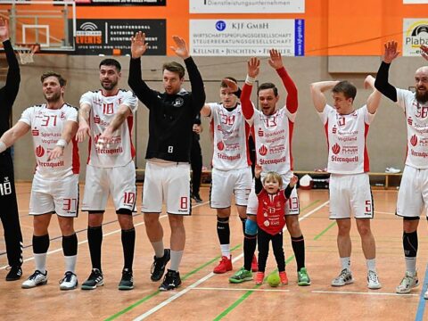 Zručský házenkář Petr Linhart (10) skóroval v Sachsenlize šestkrát