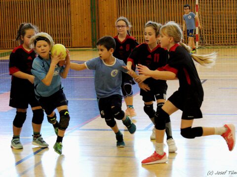 Čtvrtý jarní mistrovský turnaj přípravek ve Zruči nad Sázavou za účasti osmi týmů