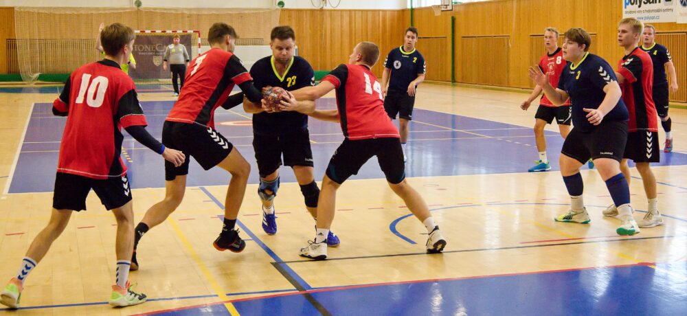 Posázavské derby Jiskře uteklo již v prvním poločase. Po zbytek utkání hosté domácí tým nepustili ke snížení skóre