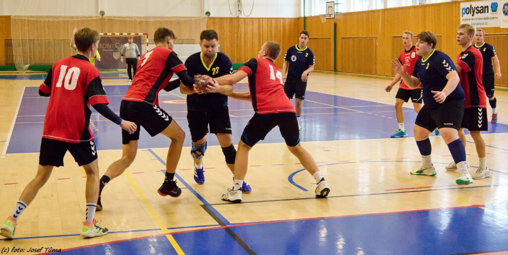 Posázavské derby Jiskře uteklo již v prvním poločase. Po zbytek utkání hosté domácí tým nepustili ke snížení skóre